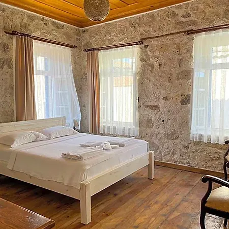 Merlara Hotel